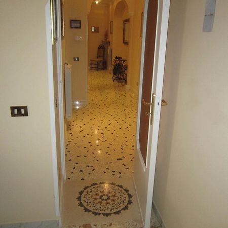 Ferienwohnung Casa Raffelina Minori Zimmer foto
