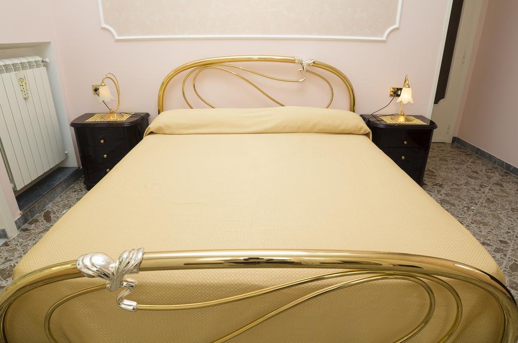 Ferienwohnung Casa Raffelina Minori Zimmer foto