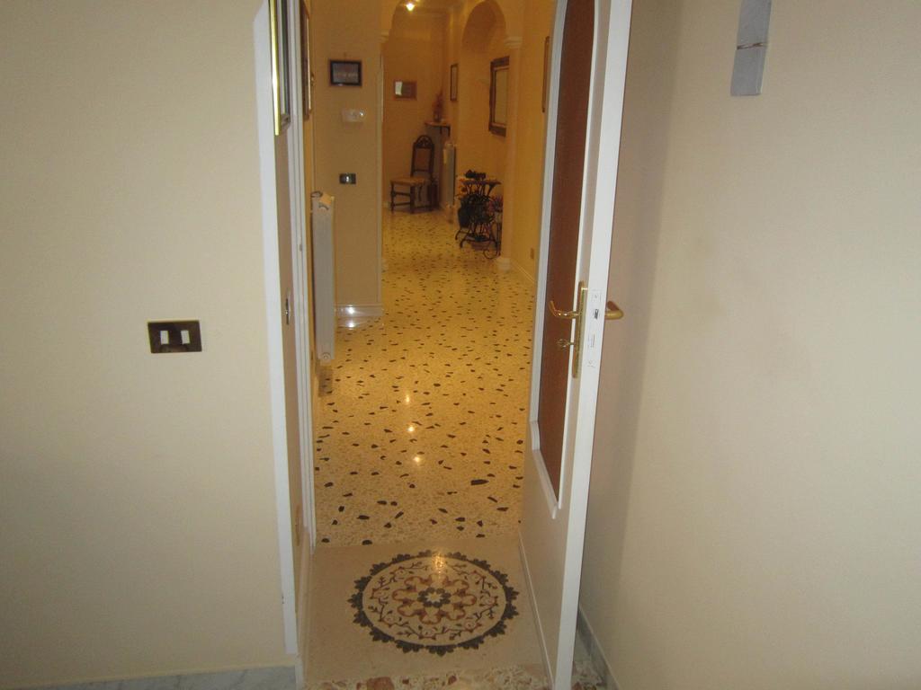Ferienwohnung Casa Raffelina Minori Zimmer foto